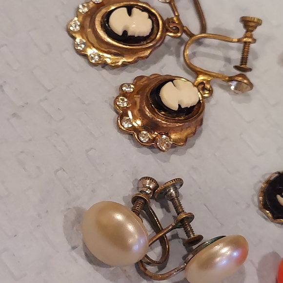 FINAL PRICE🔥12pc bundle Earrings💙 Screw back🌹 - Picture 2 of 12